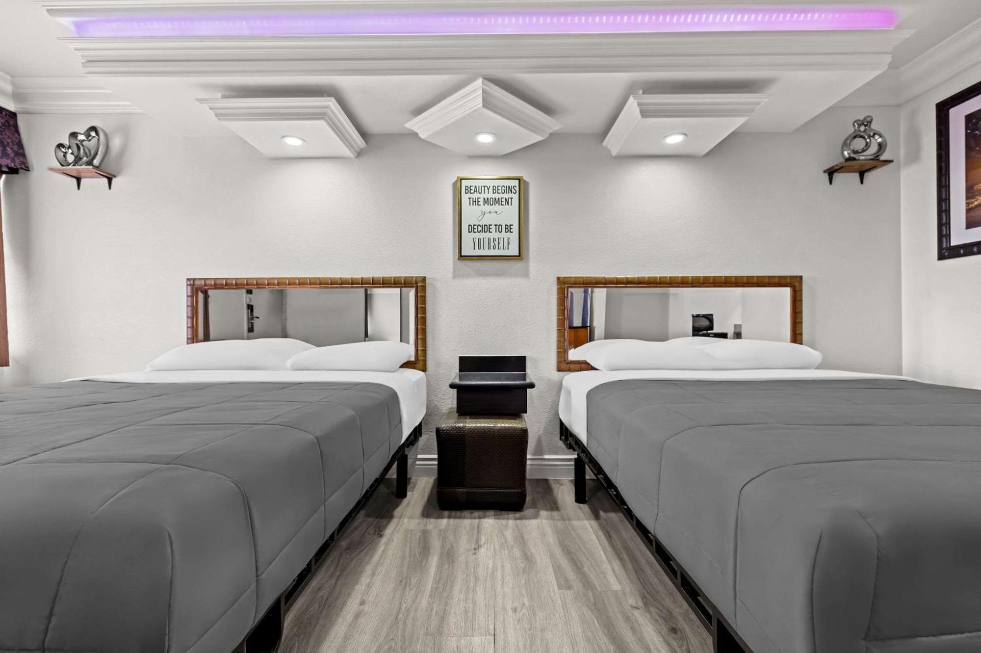 Rodeway Inn Санта-Ана Экстерьер фото