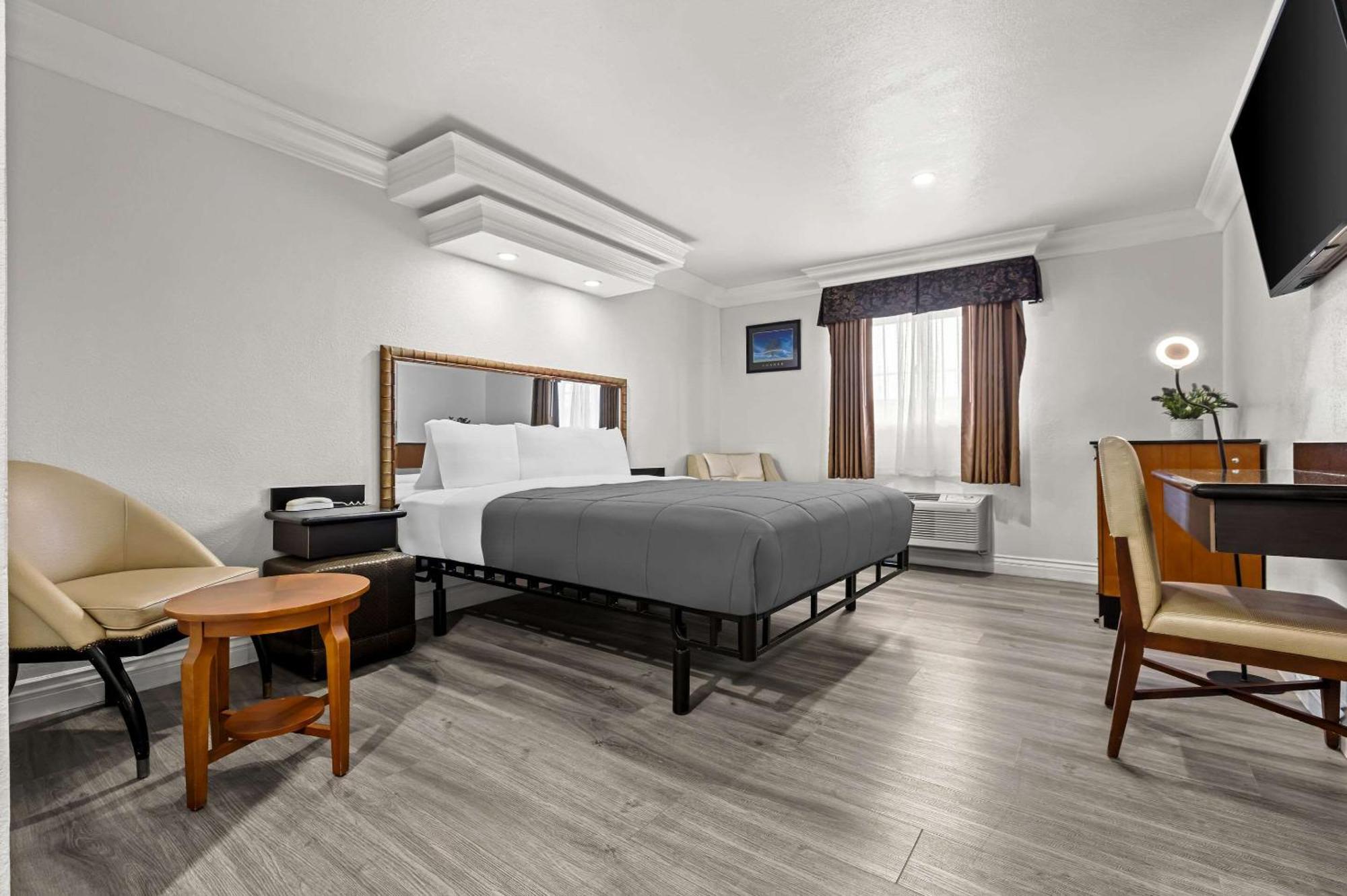 Rodeway Inn Санта-Ана Экстерьер фото